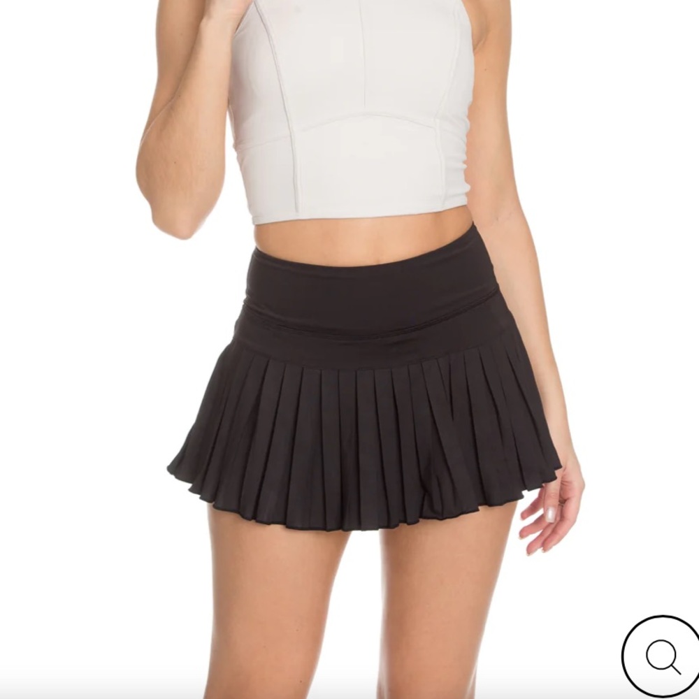 NWT gold hinge black pleated tennis skirt